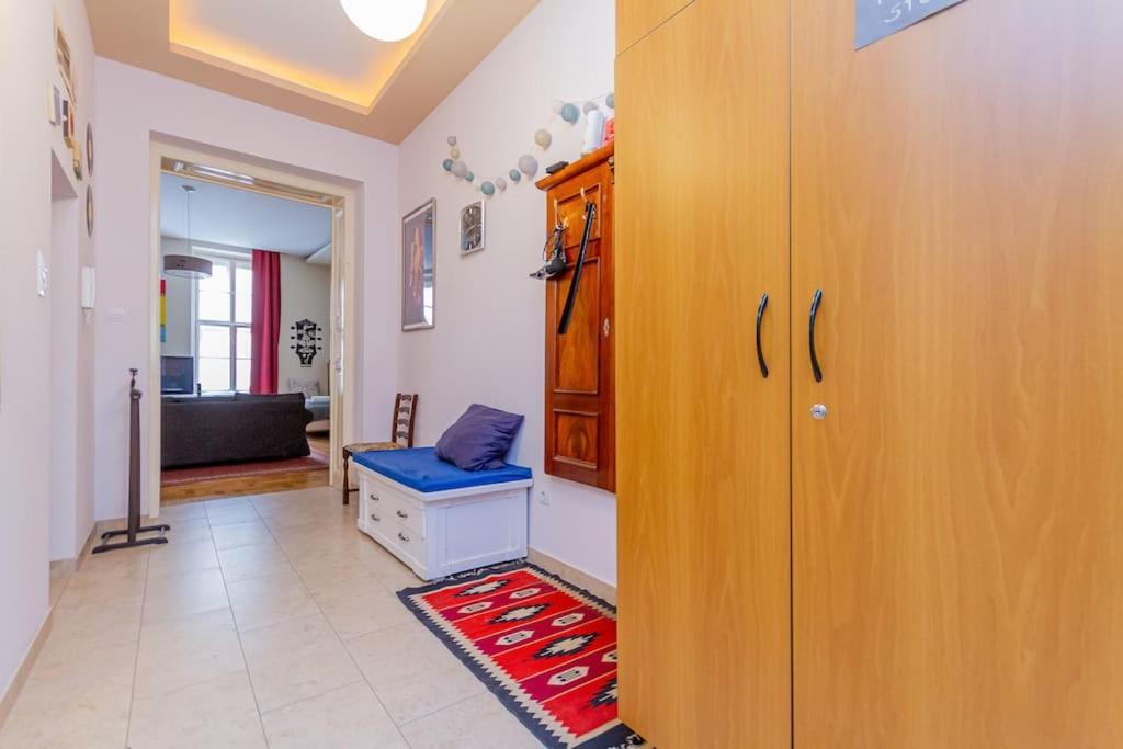 Apartment Synagogue Loft 3br Free Parking Budapest