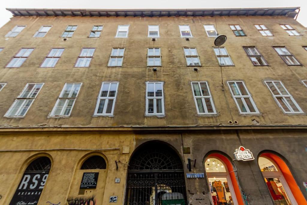 Synagogue Loft 3br Free Parking Apartment